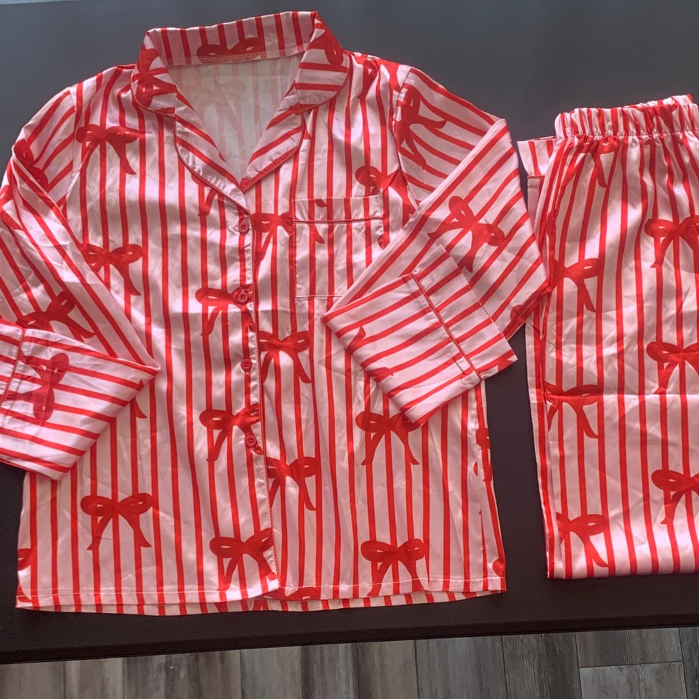 Women’s Red & White Striped Bow Pajama Set